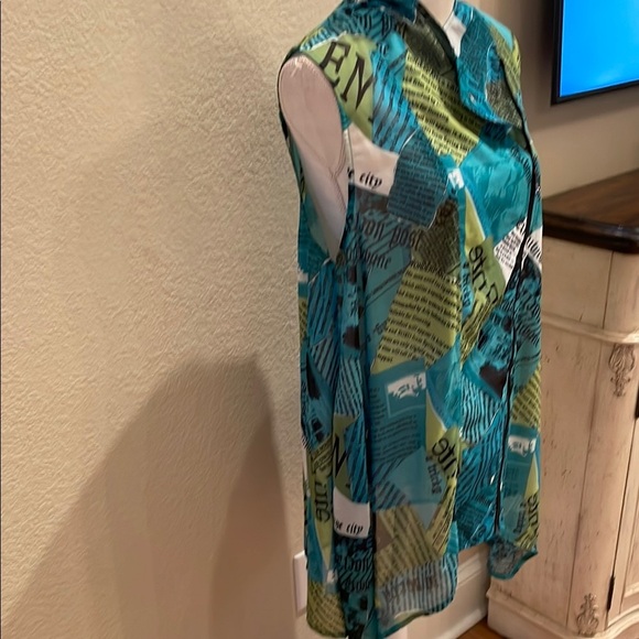 Feratelli Asymmetrical Green and Blue Blouse with Mandarin Collar - Picture 3 of 6